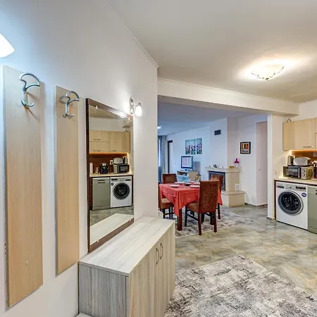 Bright And Spacious 2-bdr With Balcony By Flat Mаnager * Pamporovo