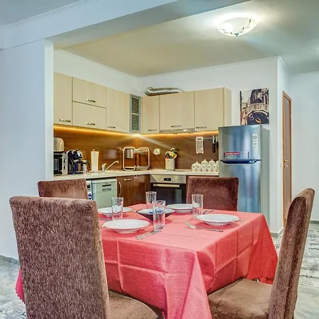 Apartment Bright And Spacious 2-bdr With Balcony By Flat Mаnager